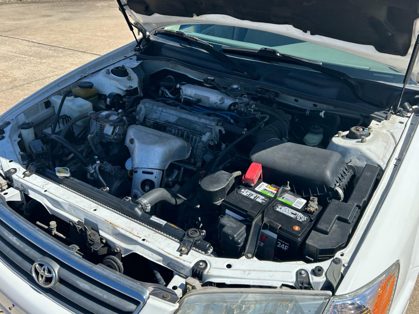 2000 White /TAN Toyota Camry LE (JT2BN22K7Y0) with an 2.2L L4 DOHC 16V engine, 4-Speed Automatic transmission, located at 17760 Hwy 62, Morris, OK, 74445, (918) 733-4887, 35.609104, -95.877060 - 2000 TOYOTA CAMERY HAS 2.2L AND IS FWD. THIS IS A DEDICATED CNG (COMPRESSED NATURAL GAS). FEATURES POWER LOCKS, POWER WINDOWS, POWER MIRRORS, MANUAL SEATS, AMFM STEREO, CASSETTE PLAYER, CRUISE CONTROL, TILT WHEEL, CLOTH SEATS. ****CLEAN TITLE*** 142,379 MILES 205/65R15 TIRES THIS SHOULD QUALIFY FOR - Photo#16